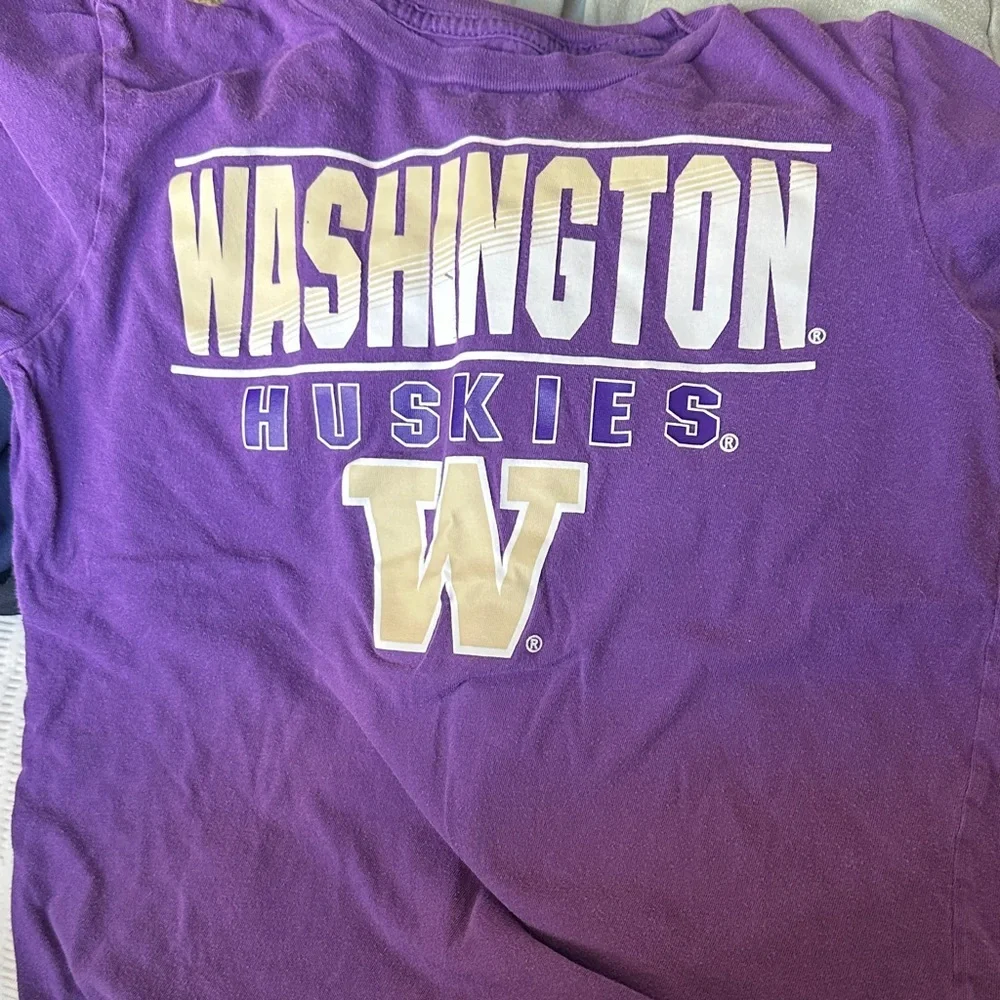 Washington Huskies Purple kids T-Shirt size small 6/7